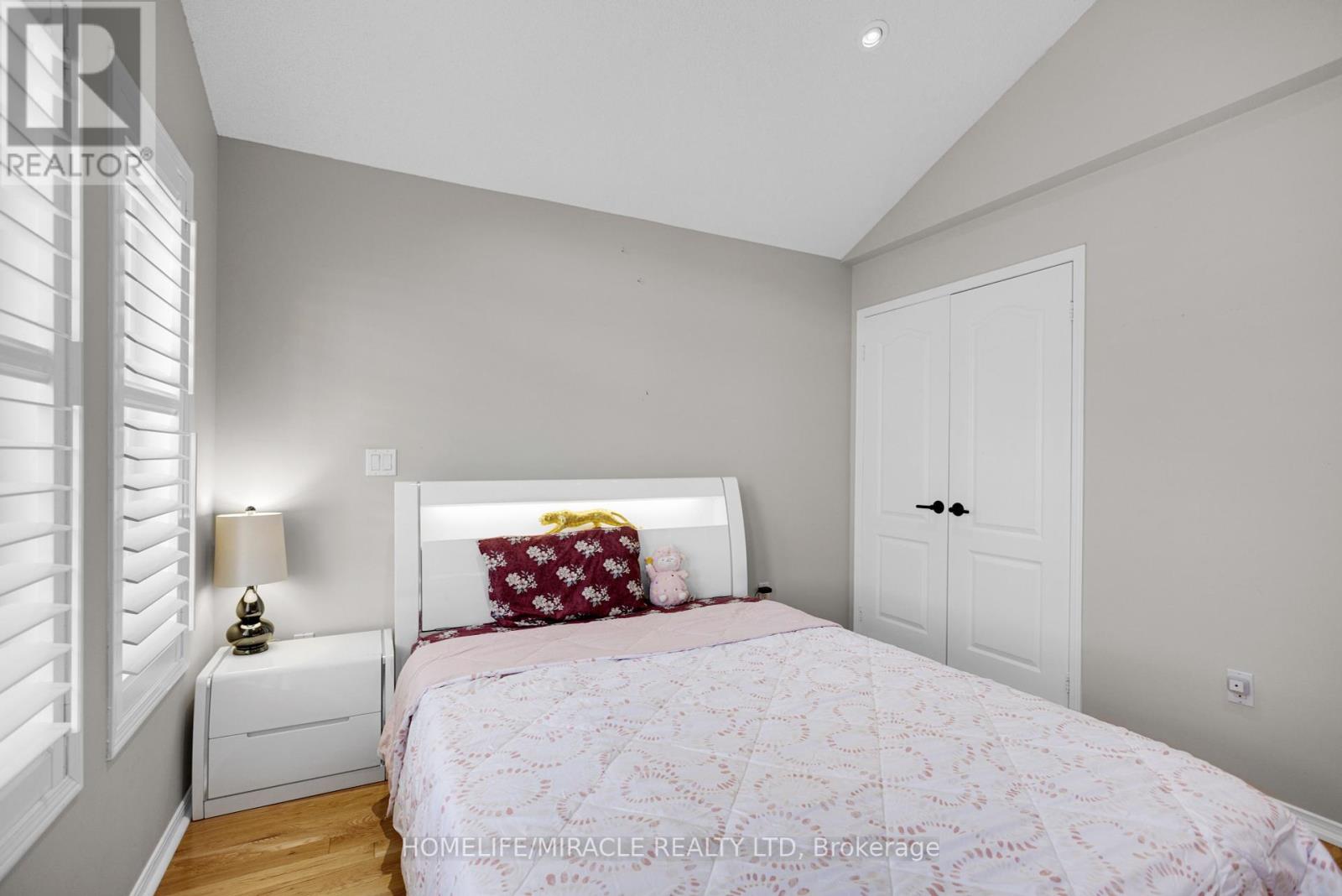 Photo 39 of 49 Sedgewick Circle, Brampton ON