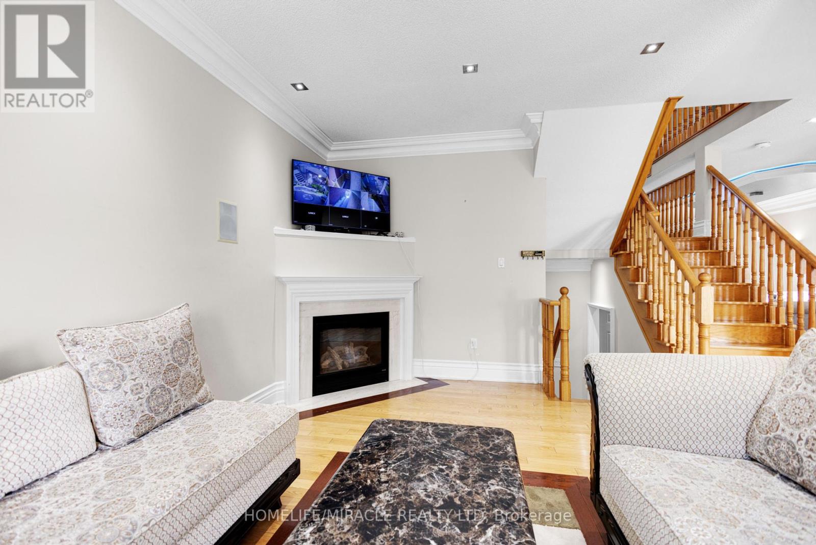 Photo 20 of 49 Sedgewick Circle, Brampton ON
