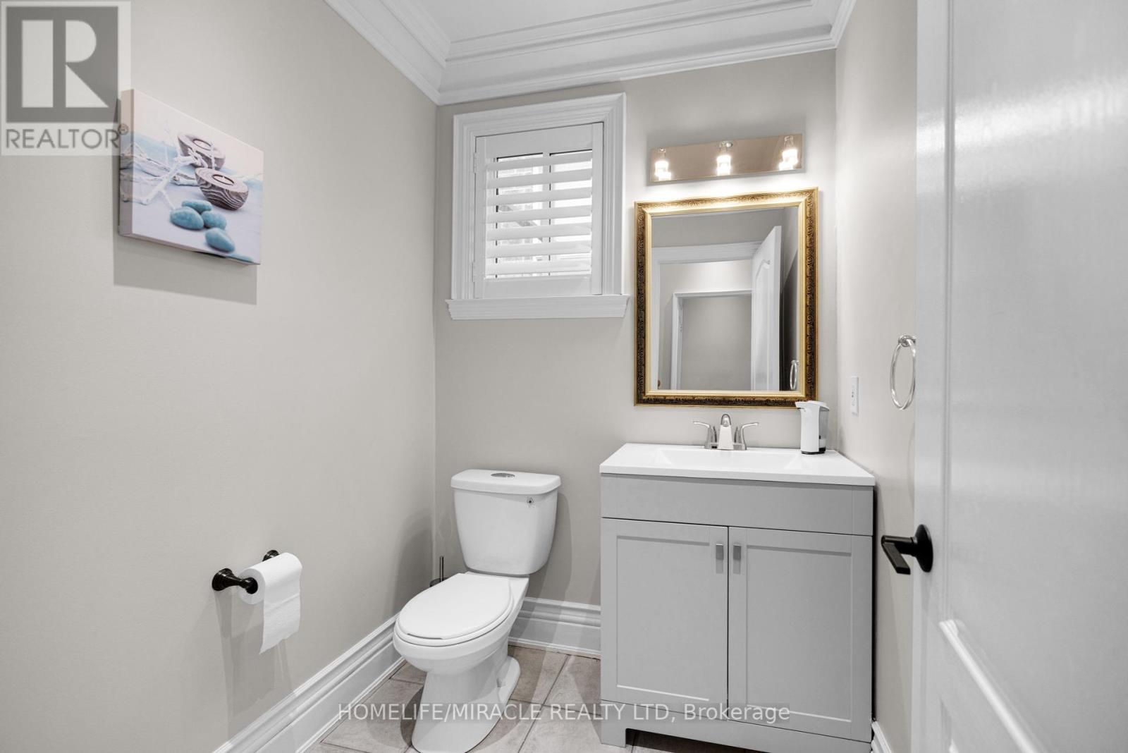 Photo 21 of 49 Sedgewick Circle, Brampton ON
