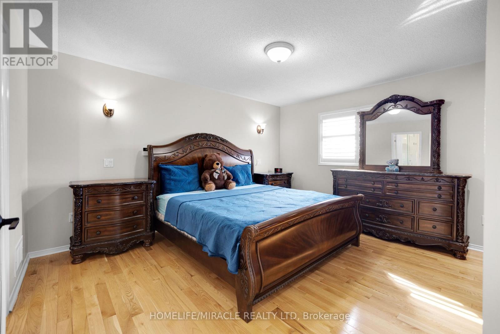 Photo 30 of 49 Sedgewick Circle, Brampton ON