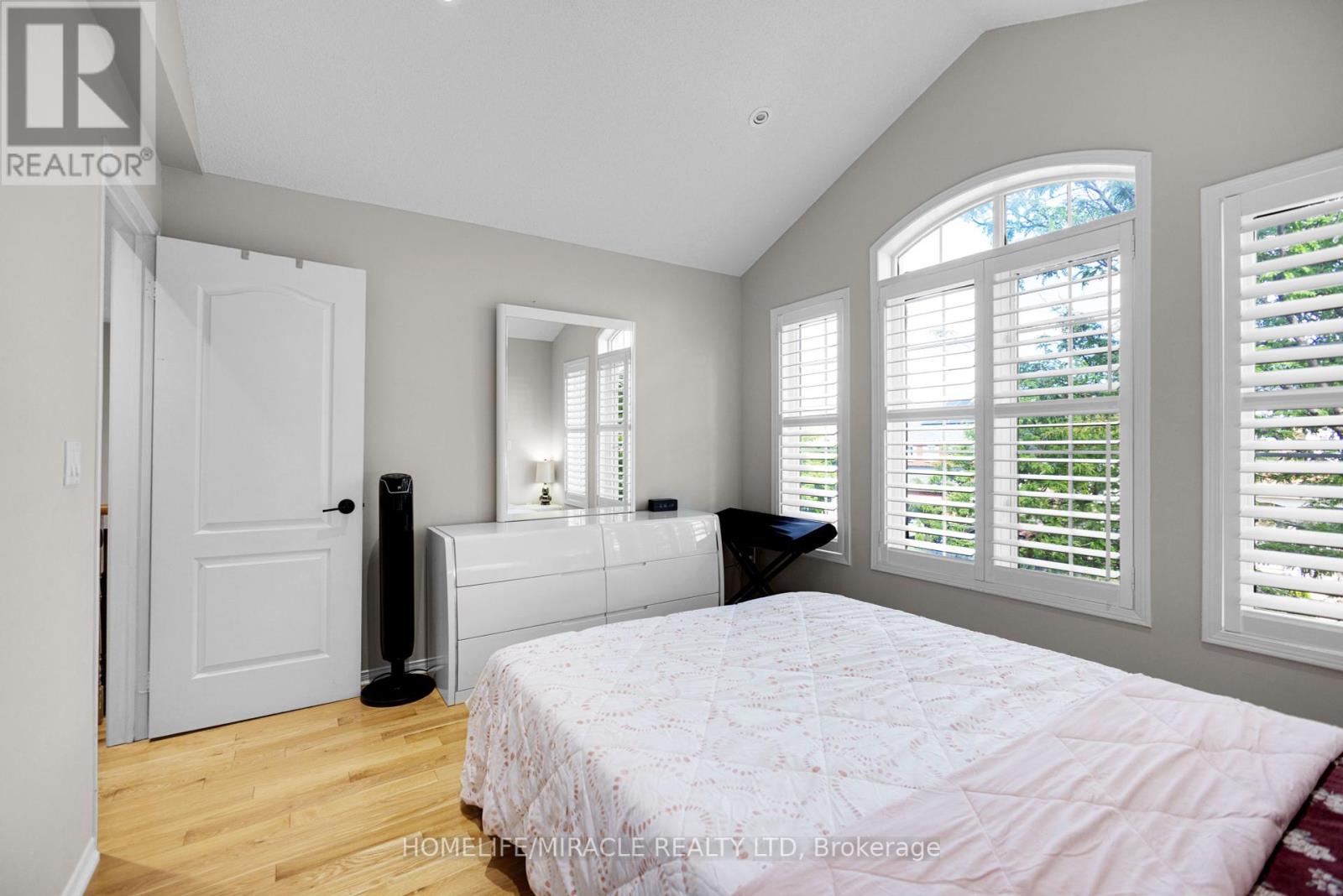 Photo 40 of 49 Sedgewick Circle, Brampton ON