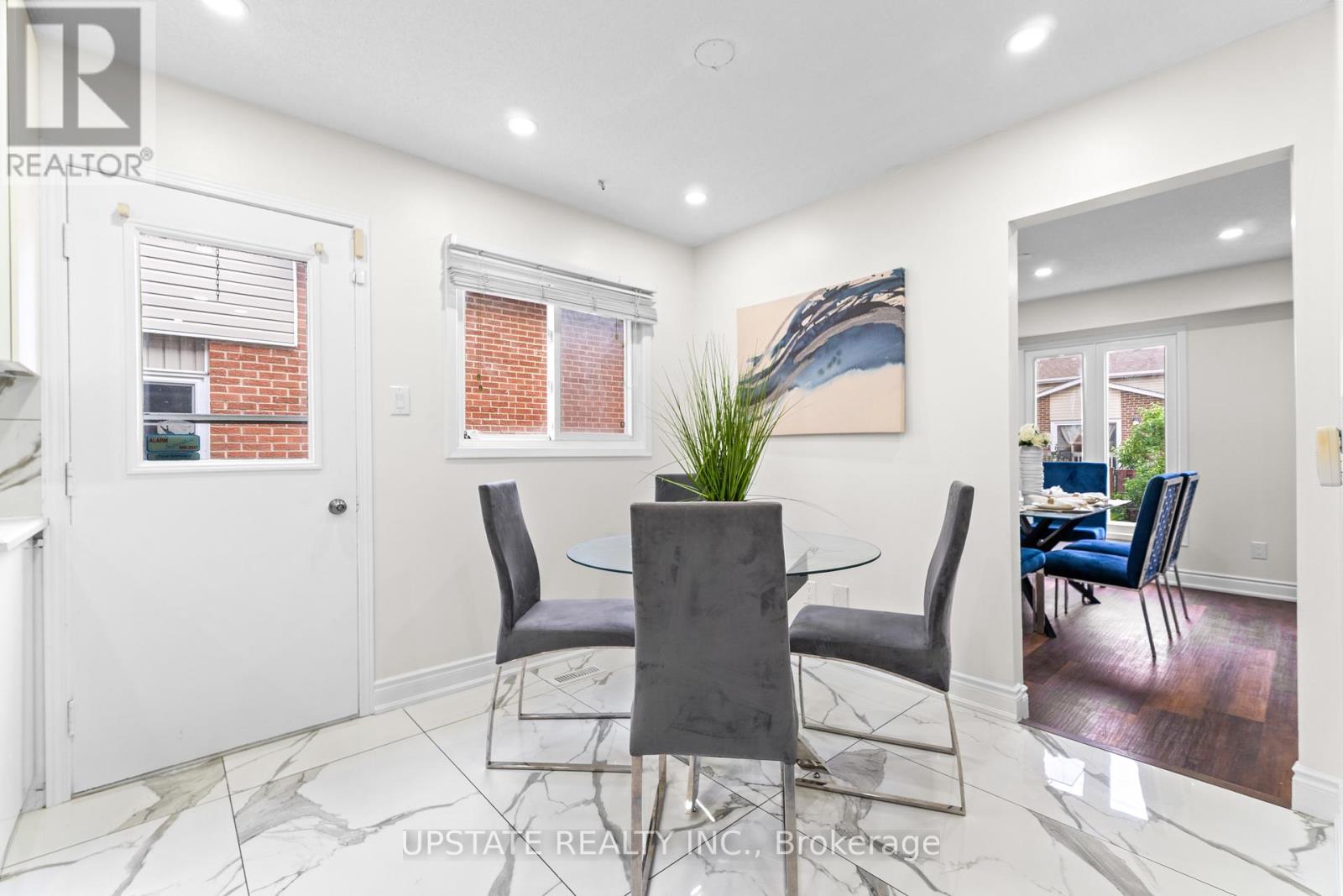 Photo 14 of 75 Winterfold Drive, Brampton ON