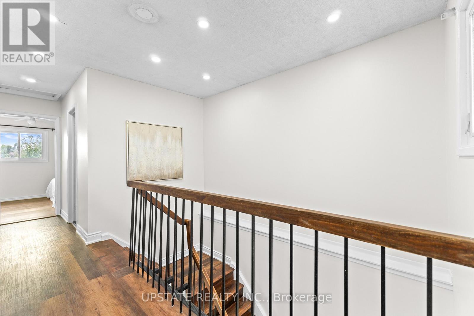 Photo 16 of 75 Winterfold Drive, Brampton ON