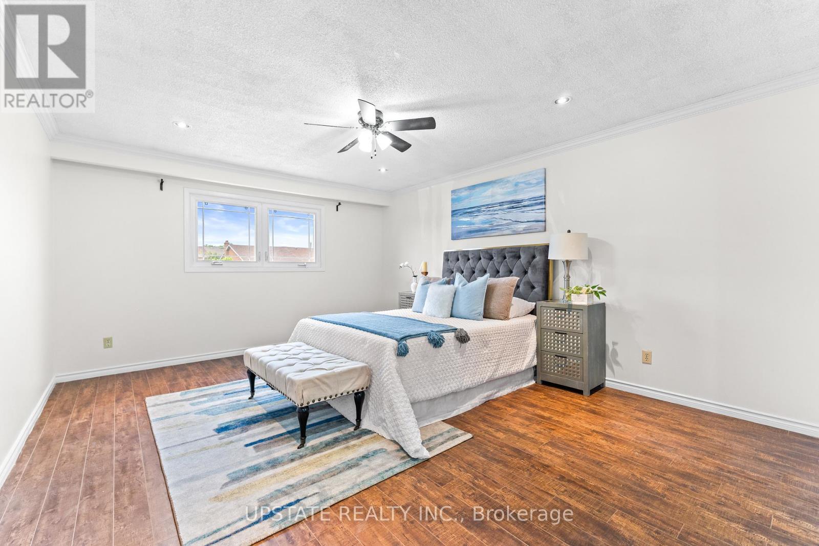 Photo 17 of 75 Winterfold Drive, Brampton ON