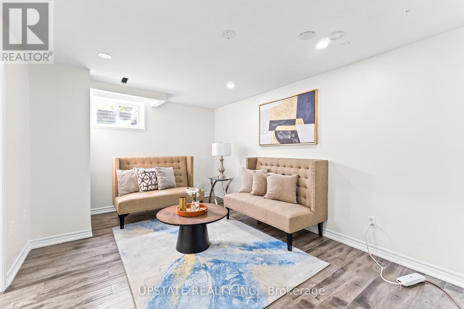Photo 31 of 75 Winterfold Drive, Brampton ON