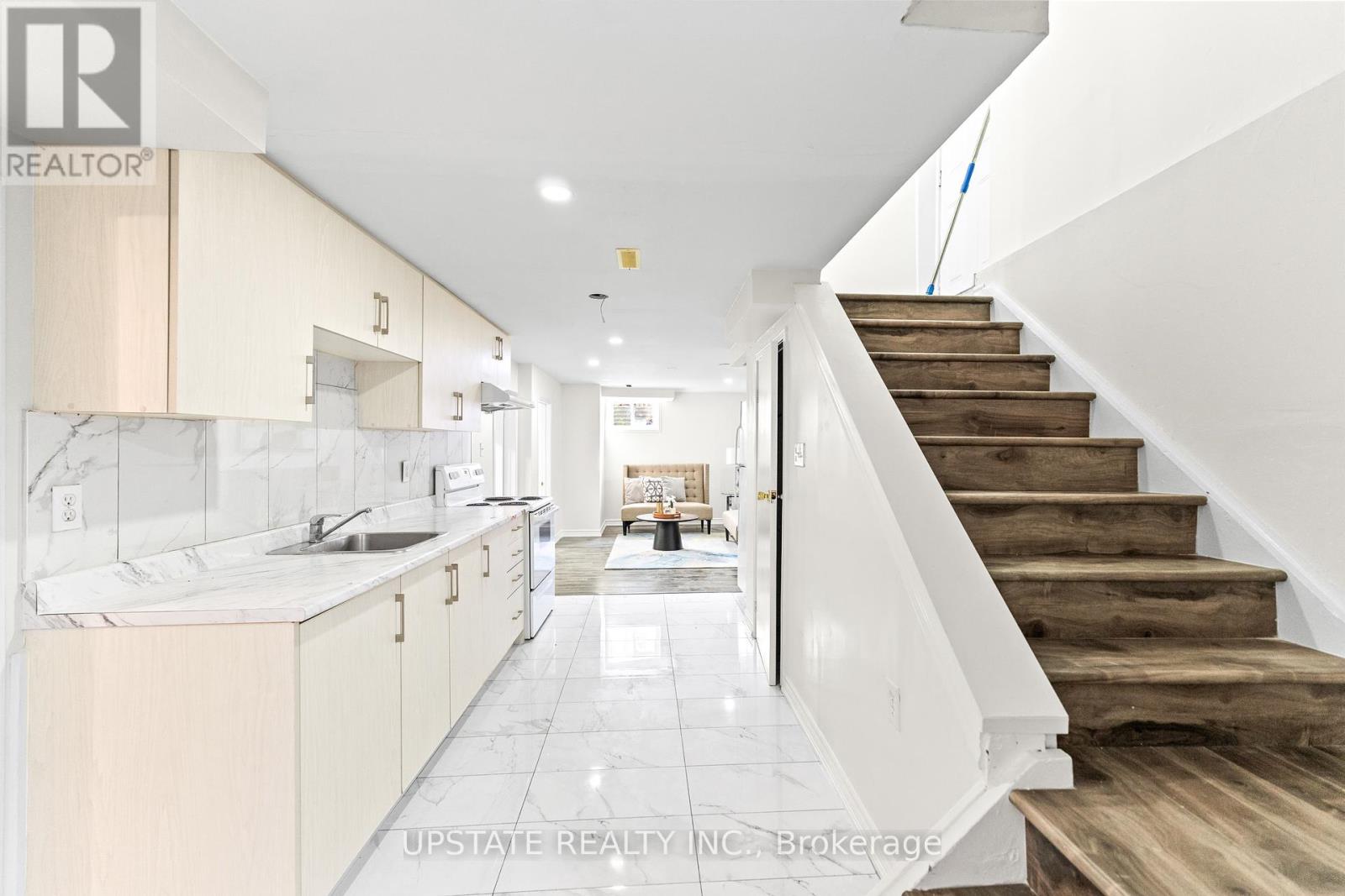 Photo 29 of 75 Winterfold Drive, Brampton ON