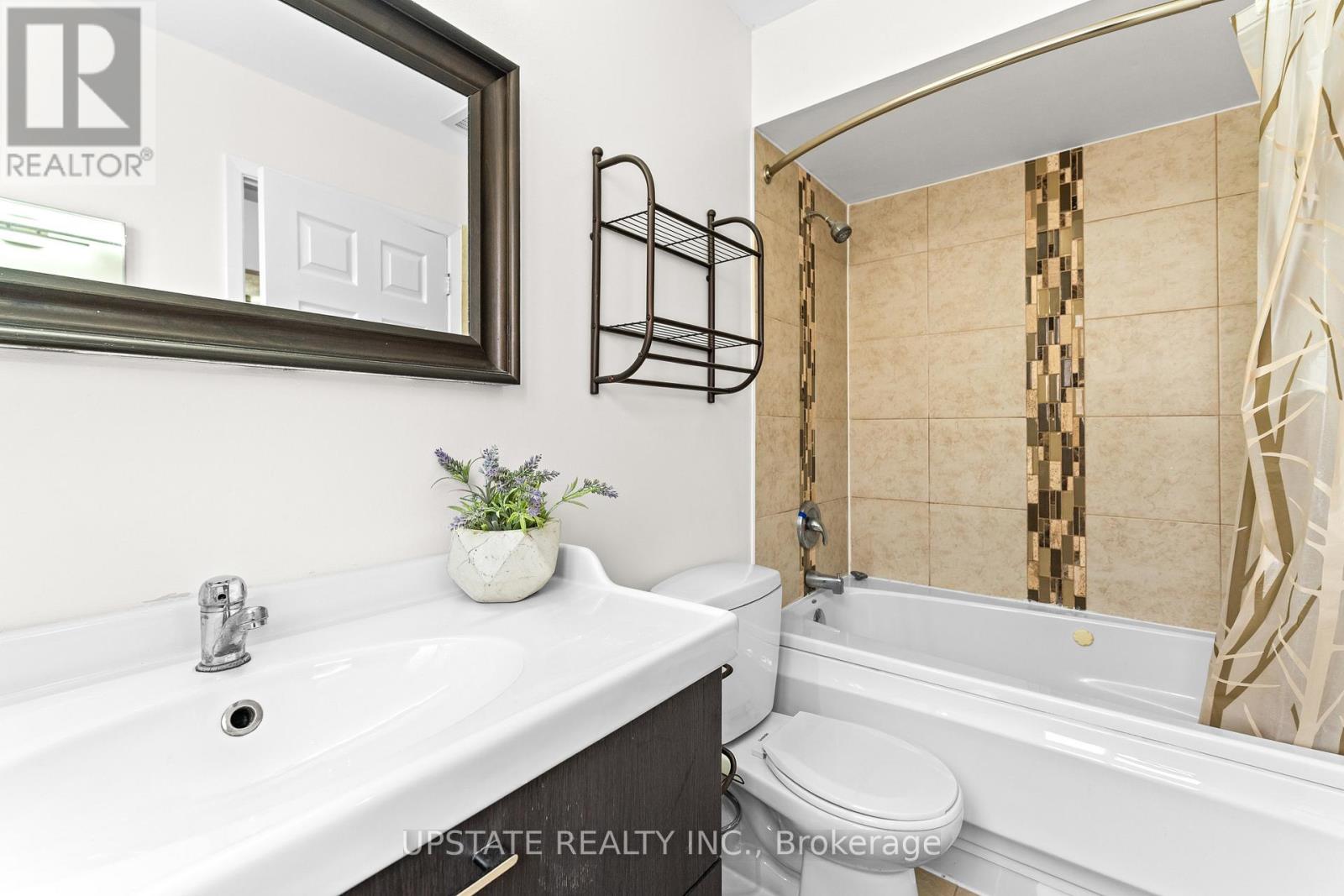 Photo 20 of 75 Winterfold Drive, Brampton ON