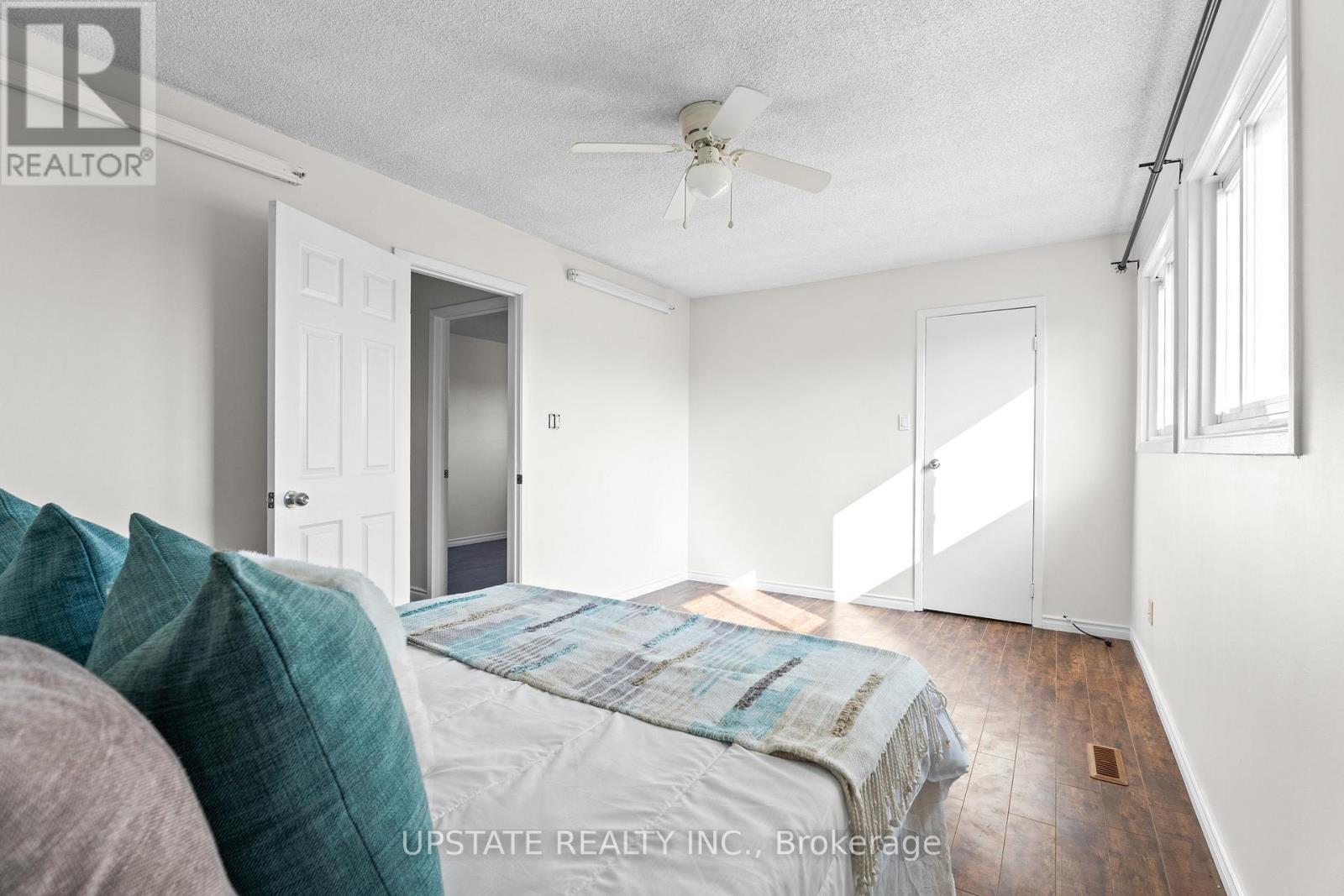 Photo 22 of 75 Winterfold Drive, Brampton ON