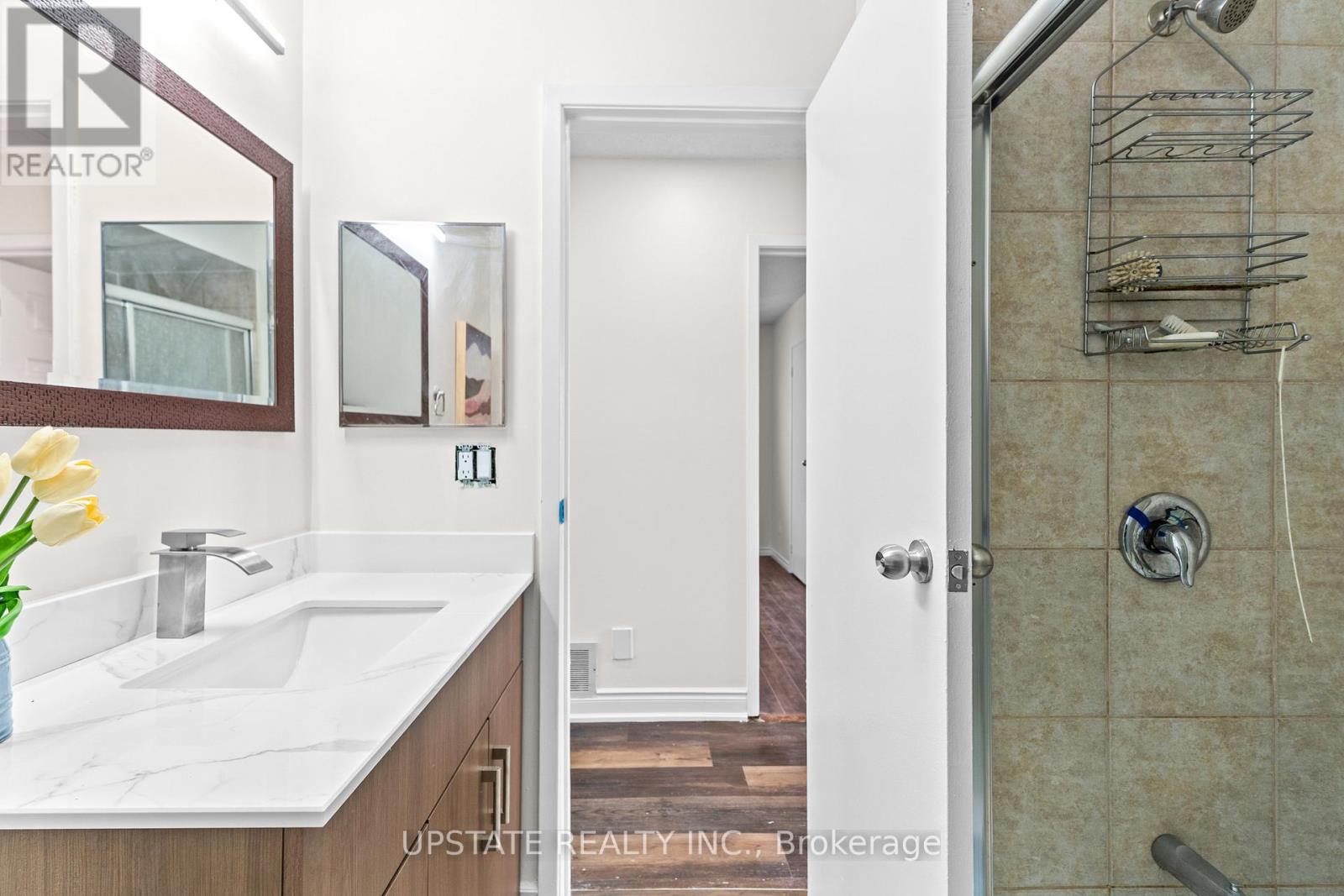 Photo 24 of 75 Winterfold Drive, Brampton ON