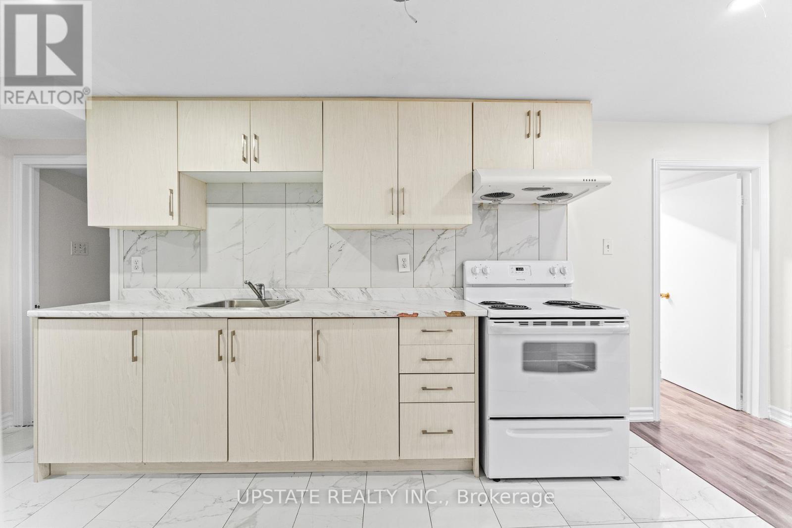 Photo 30 of 75 Winterfold Drive, Brampton ON