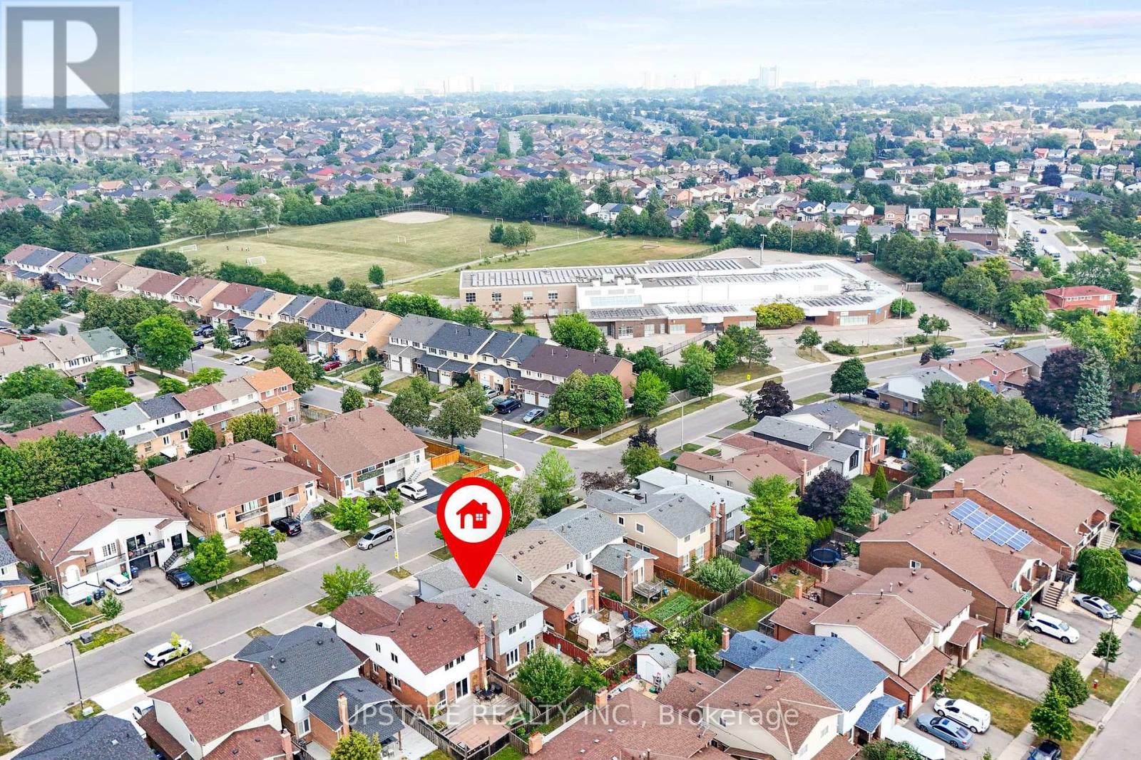 Photo 3 of 75 Winterfold Drive, Brampton ON
