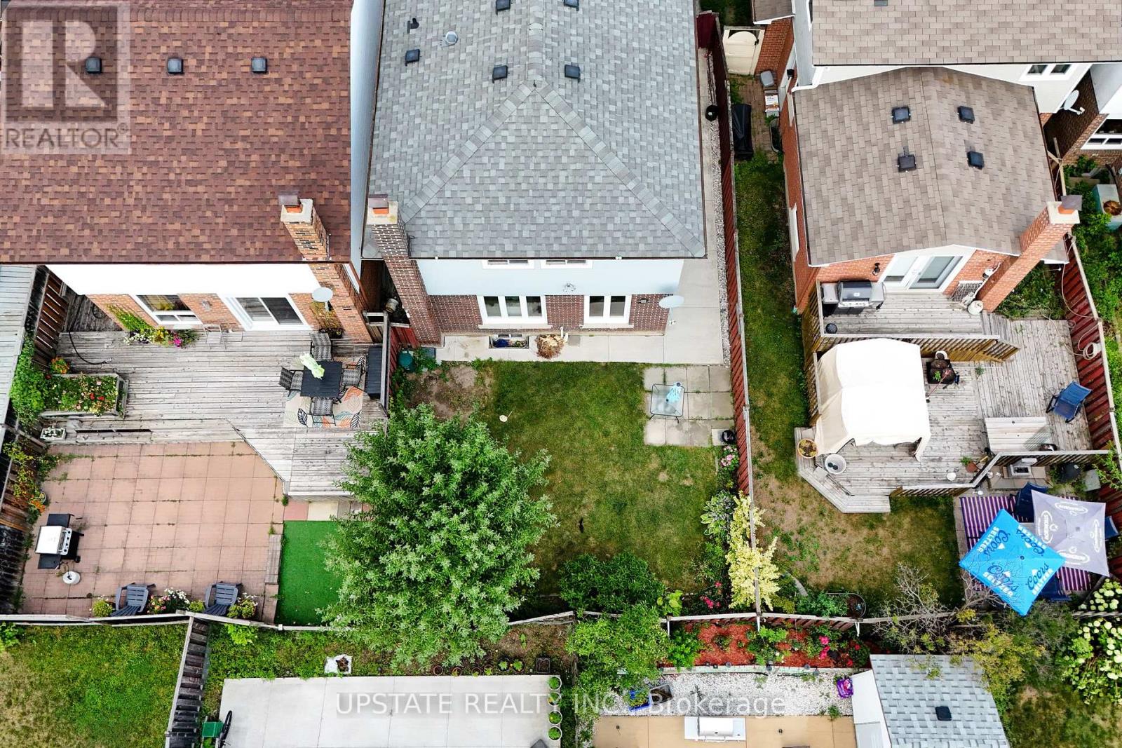Photo 42 of 75 Winterfold Drive, Brampton ON