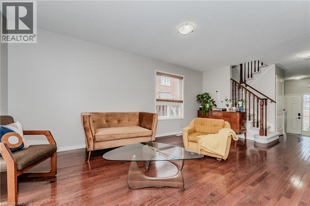 Photo 5 of 22 Albery Road, Brampton ON
