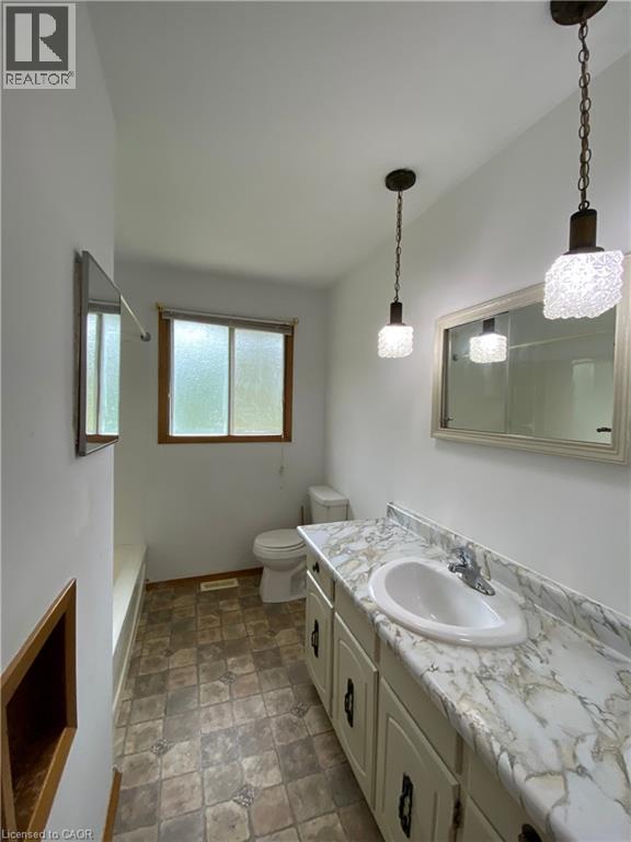 Photo 10 of 277 Pottruff Road, Paris ON
