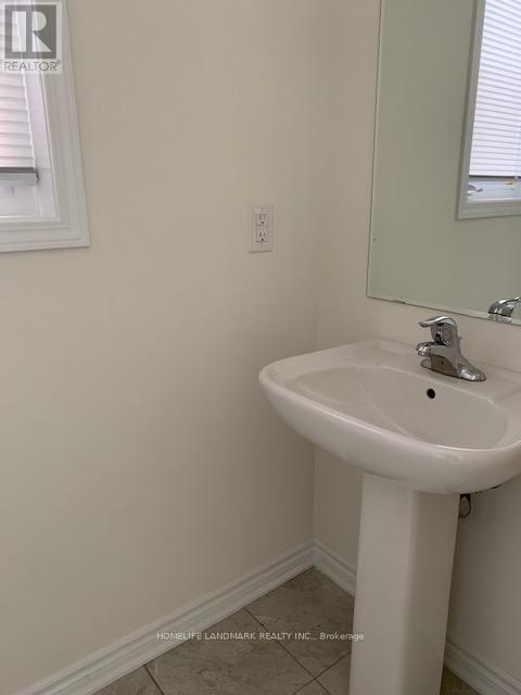 Photo 10 of 36 Celano Drive, Hamilton ON