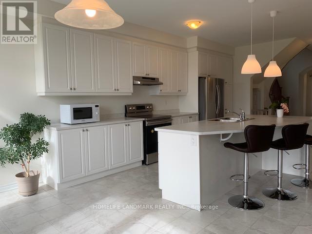 Photo 3 of 36 Celano Drive, Hamilton ON