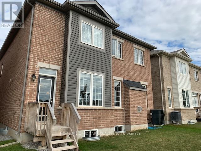 Photo 21 of 36 Celano Drive, Hamilton ON