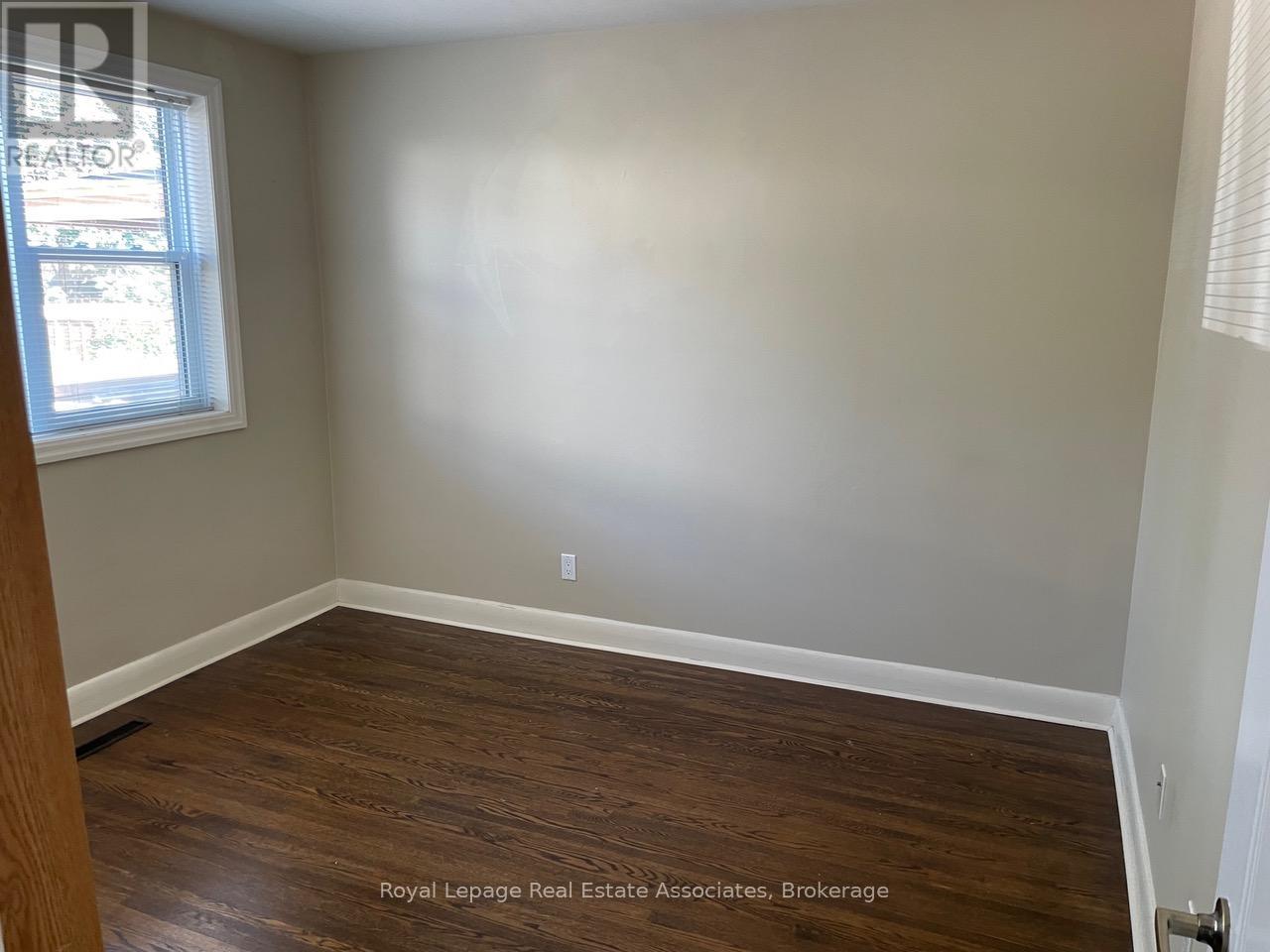 Photo 12 of 43 Broadview Avenue, Mississauga ON