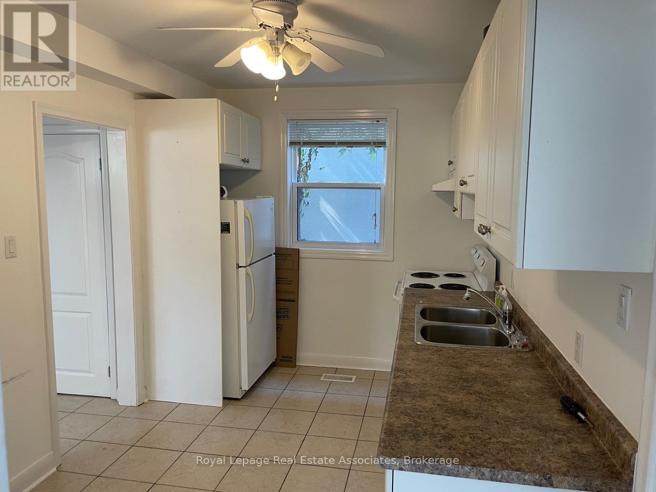 Photo 17 of 43 Broadview Avenue, Mississauga ON