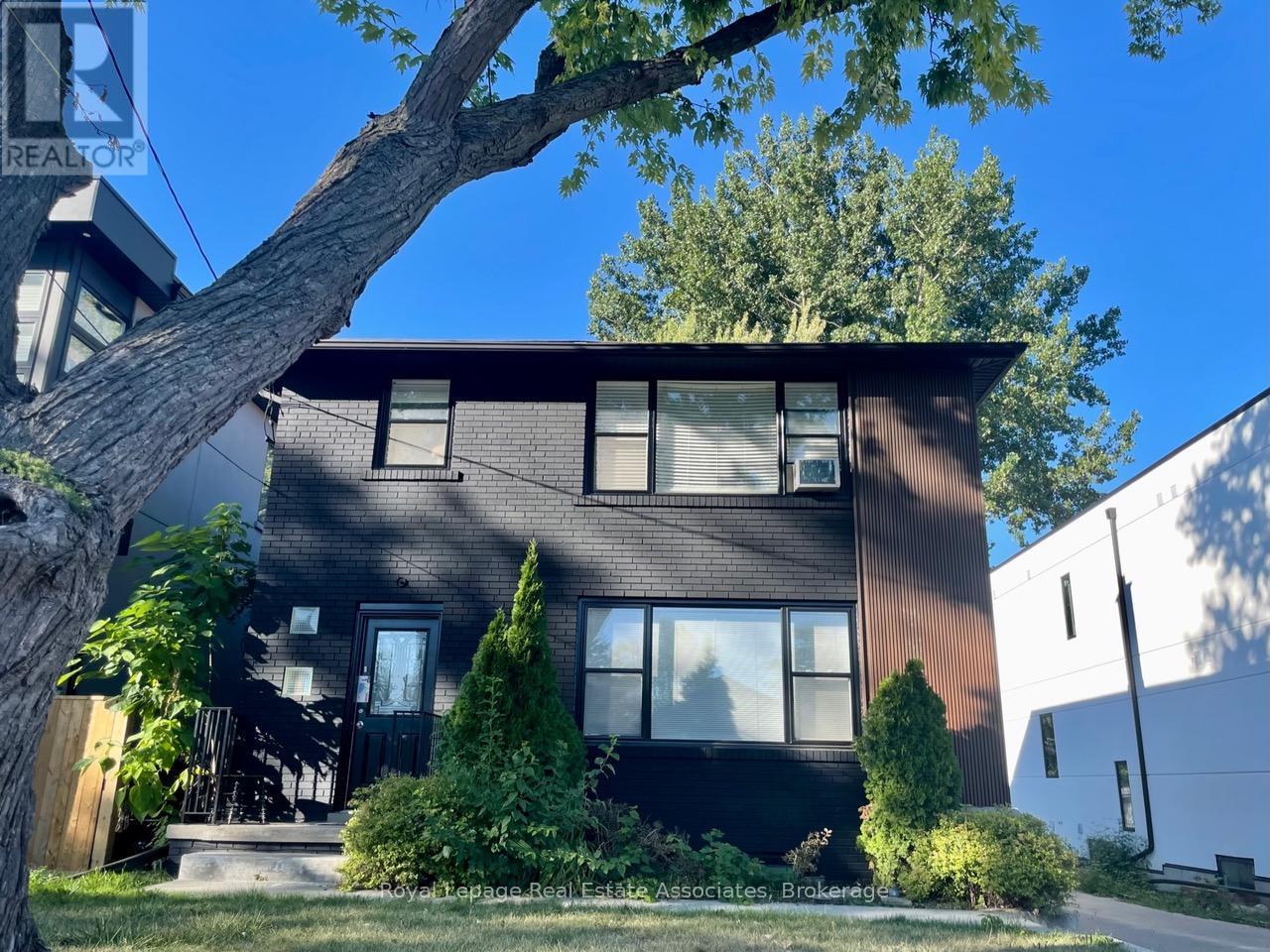Photo 2 of 43 Broadview Avenue, Mississauga ON