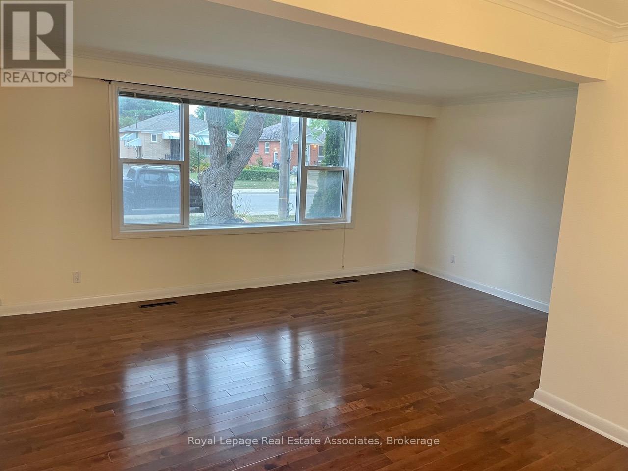 Photo 20 of 43 Broadview Avenue, Mississauga ON