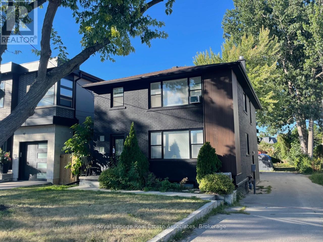 Photo 3 of 43 Broadview Avenue, Mississauga ON