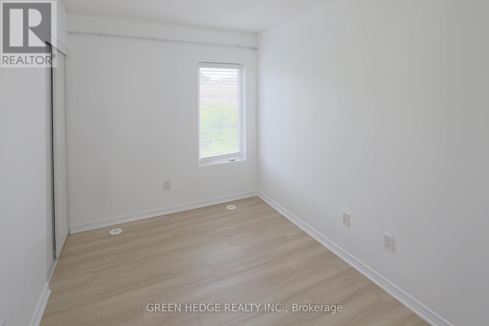 Photo 10 of 218 20 Elsie Lane, Toronto ON