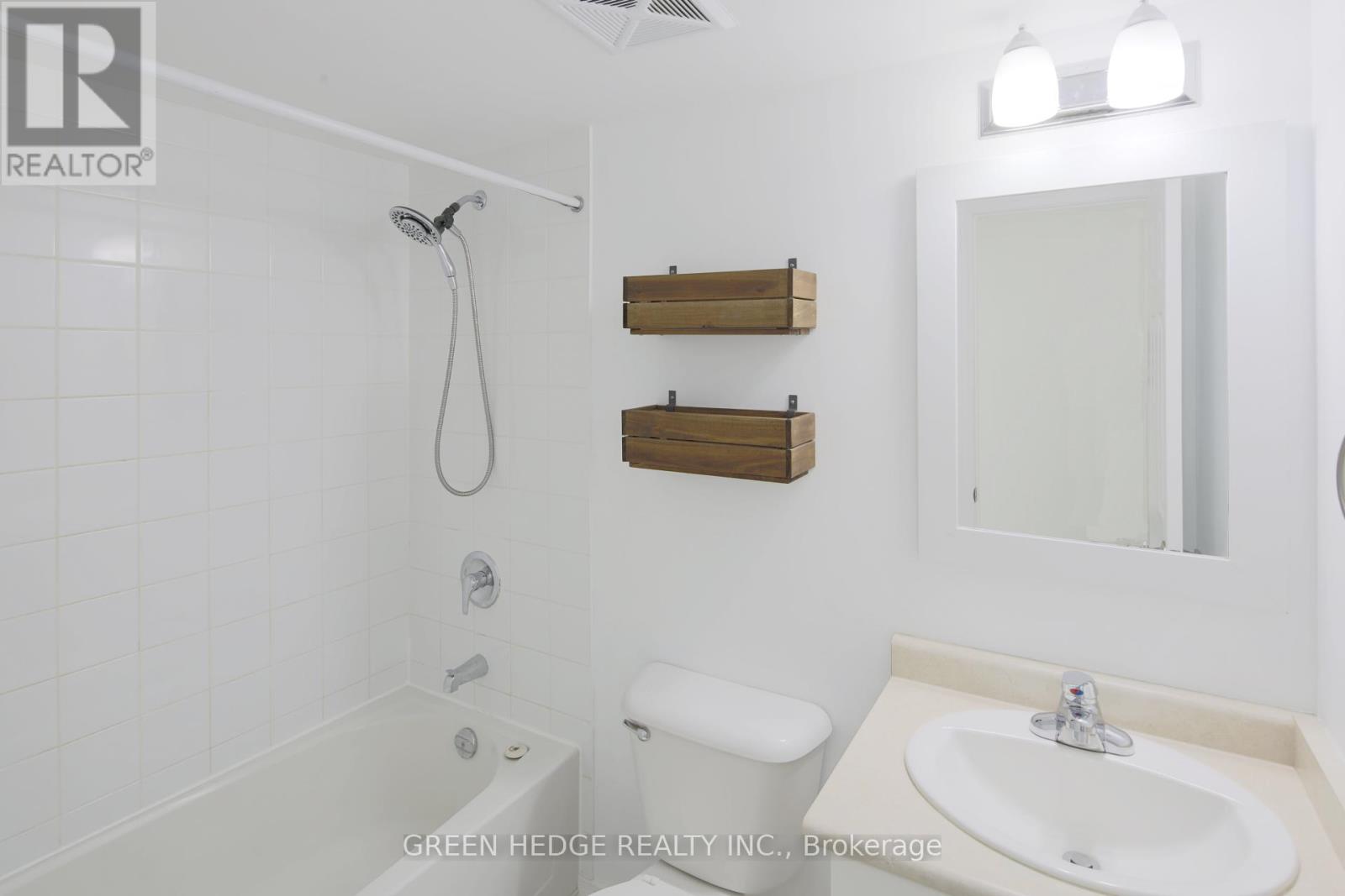 Photo 12 of 218 20 Elsie Lane, Toronto ON
