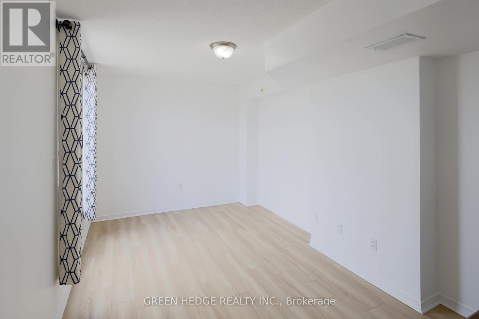 Photo 13 of 218 20 Elsie Lane, Toronto ON