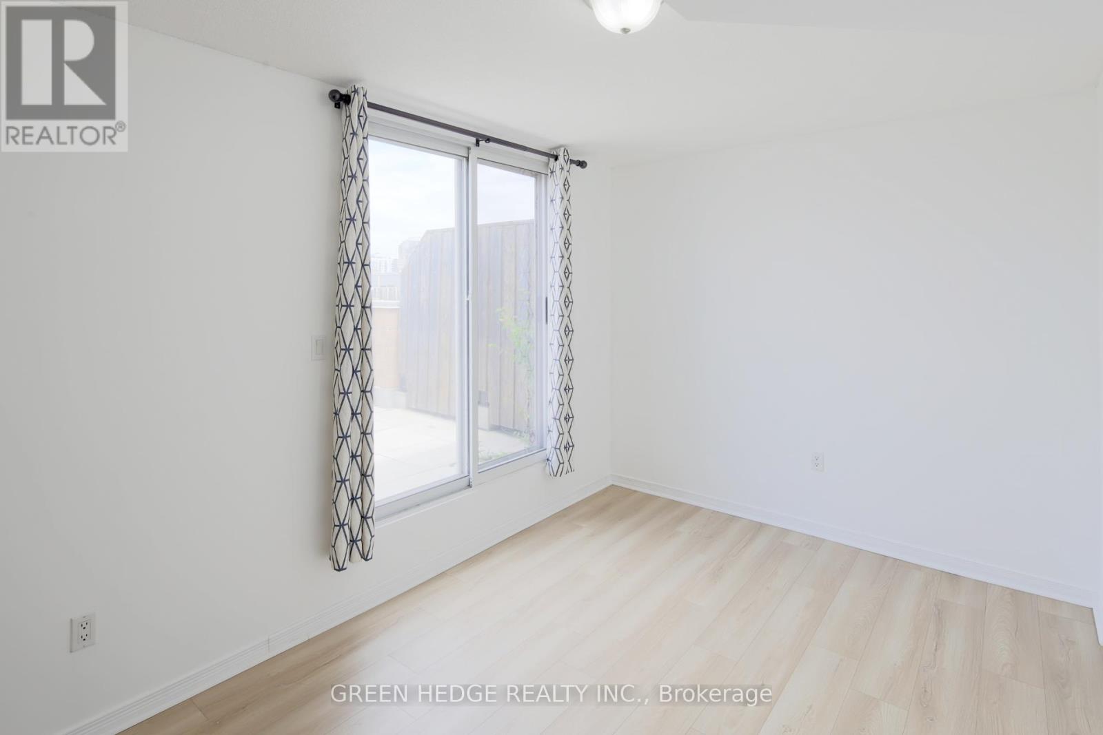 Photo 14 of 218 20 Elsie Lane, Toronto ON