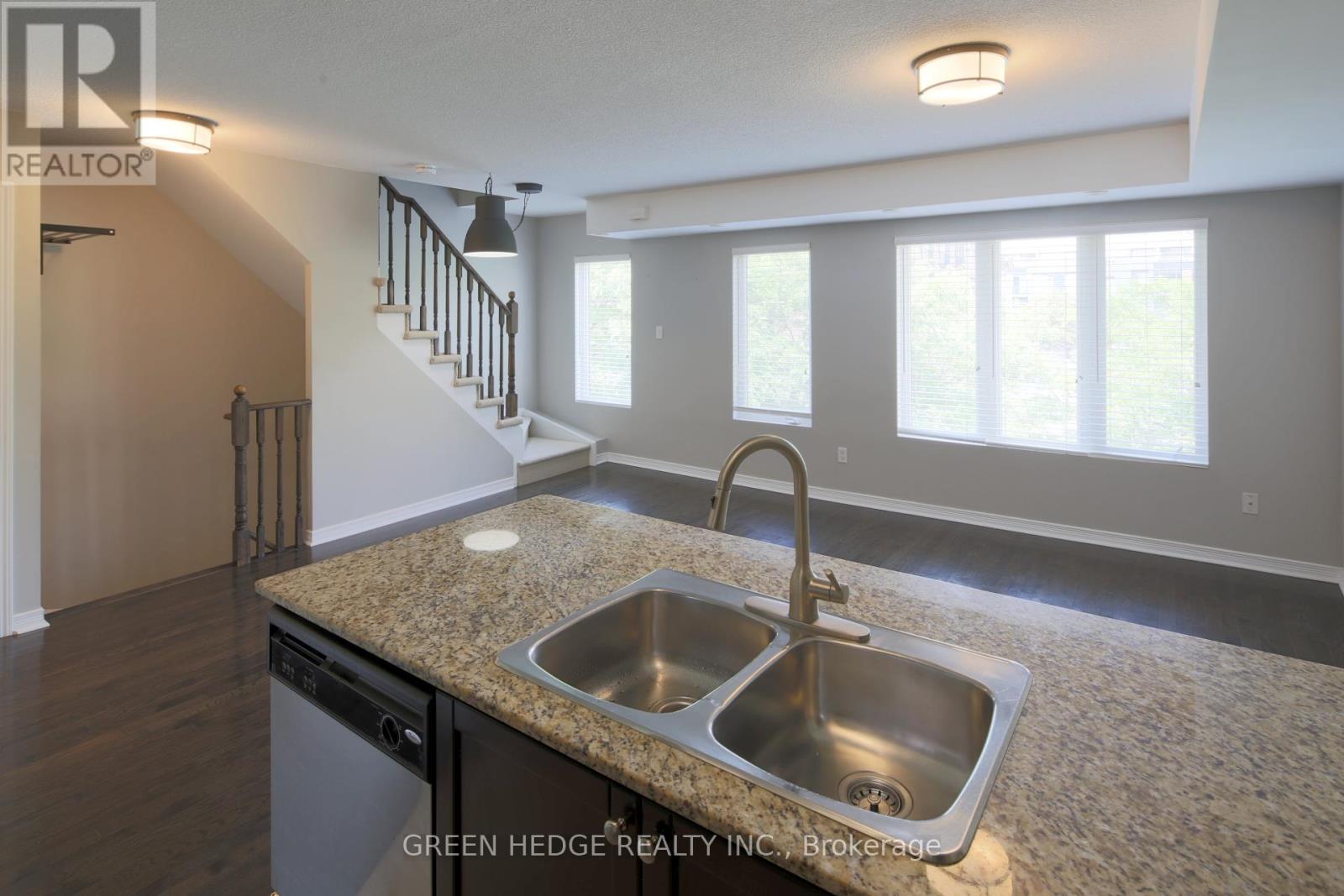 Photo 6 of 218 20 Elsie Lane, Toronto ON