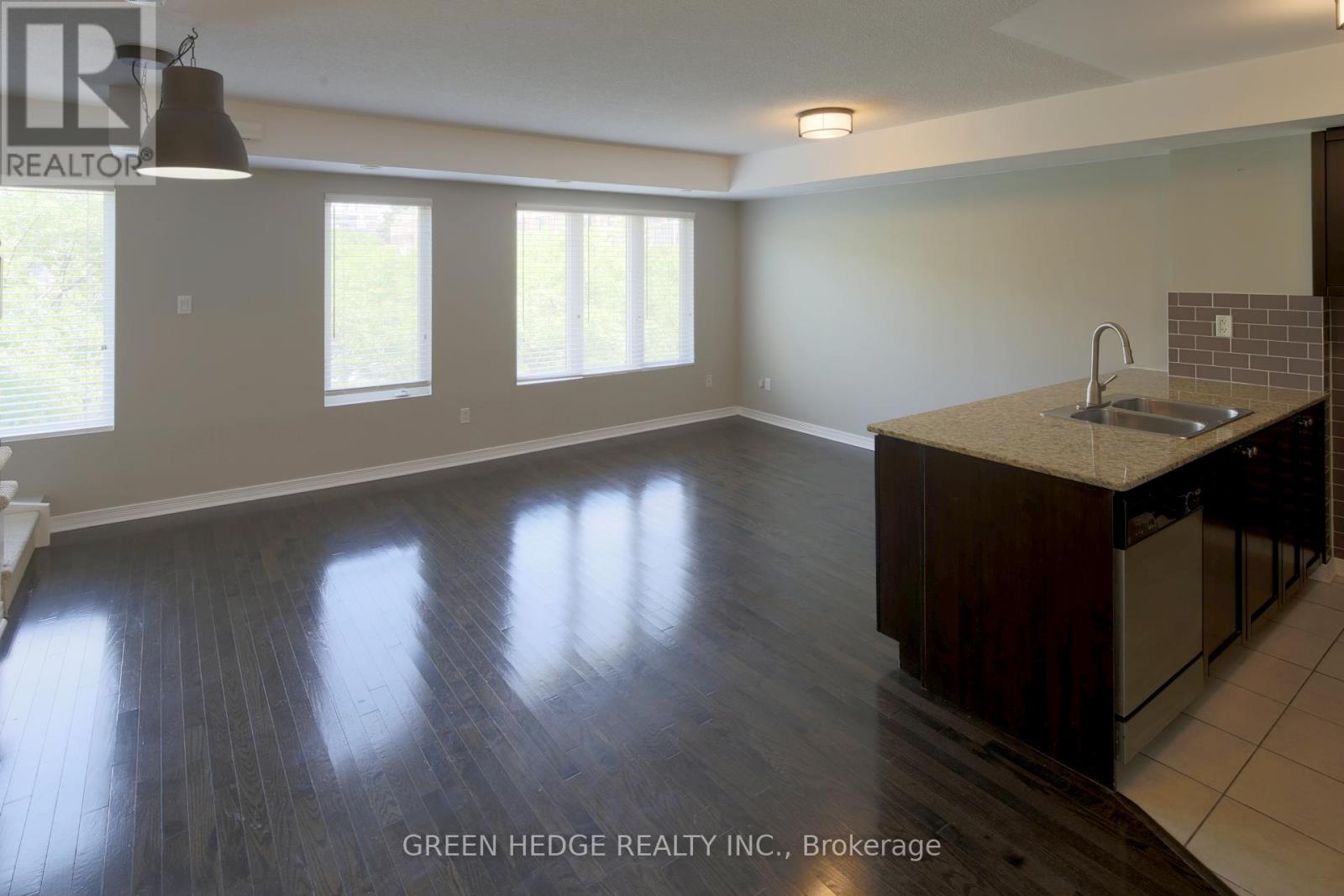 Photo 7 of 218 20 Elsie Lane, Toronto ON
