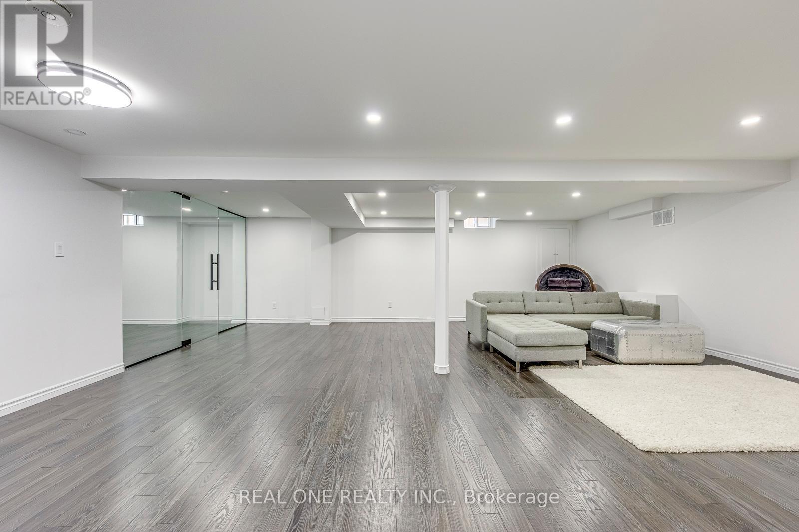 Photo 36 of 2075 Banbury Crescent, Oakville ON