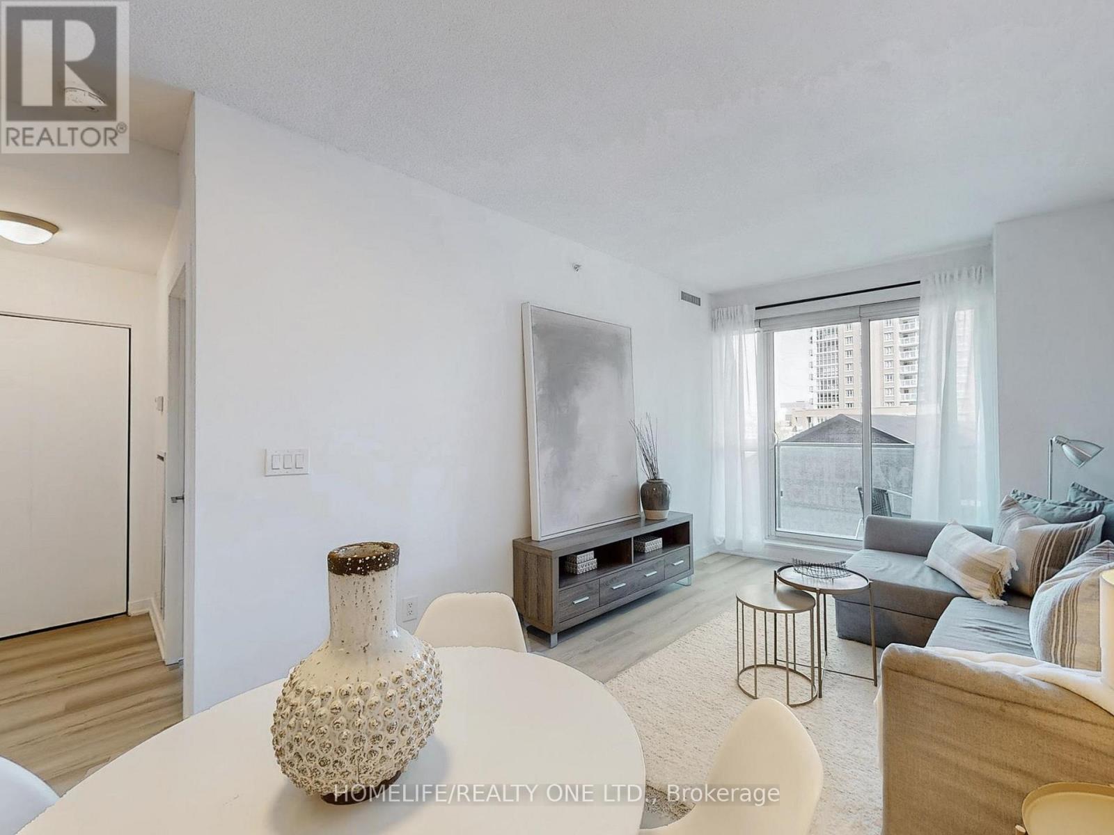 Photo 6 of 515 150 East Liberty Street, Toronto ON