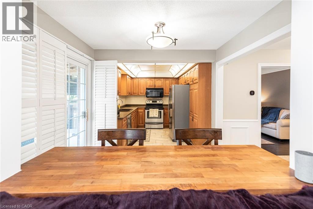 Photo 10 of 755 Templemead Drive, Hamilton ON