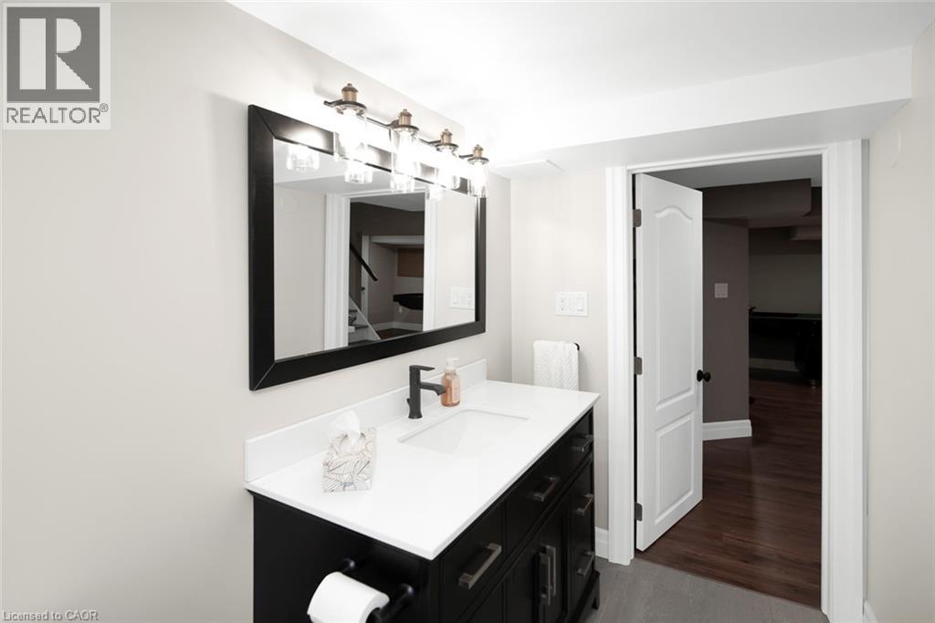 Photo 31 of 755 Templemead Drive, Hamilton ON