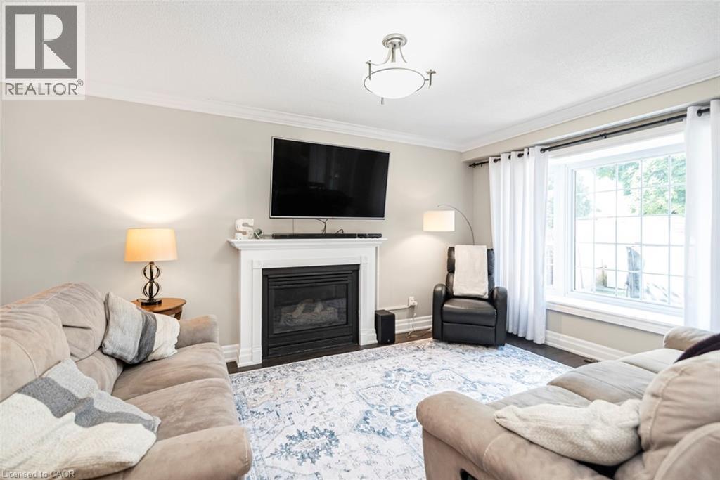 Photo 5 of 755 Templemead Drive, Hamilton ON