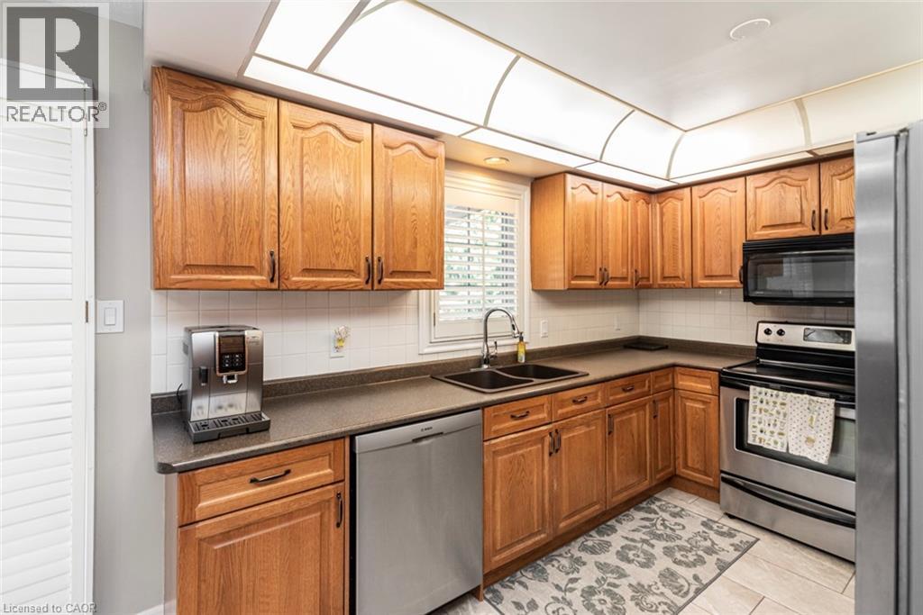 Photo 8 of 755 Templemead Drive, Hamilton ON