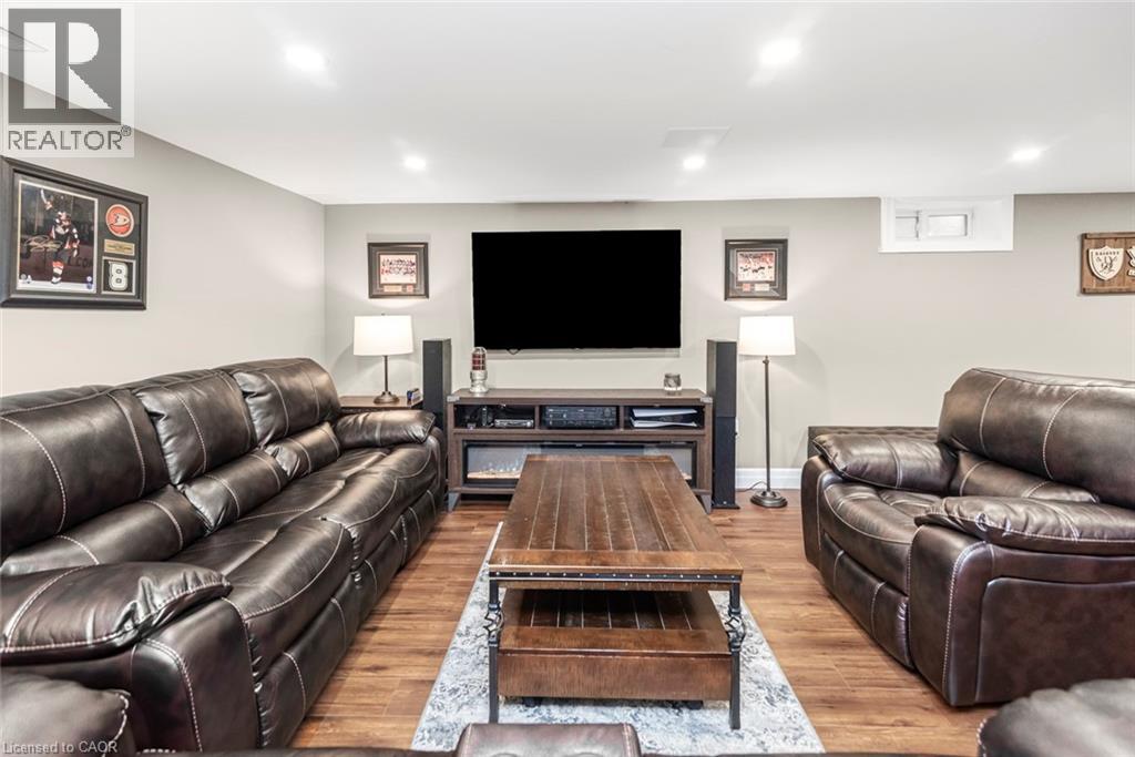 Photo 37 of 755 Templemead Drive, Hamilton ON