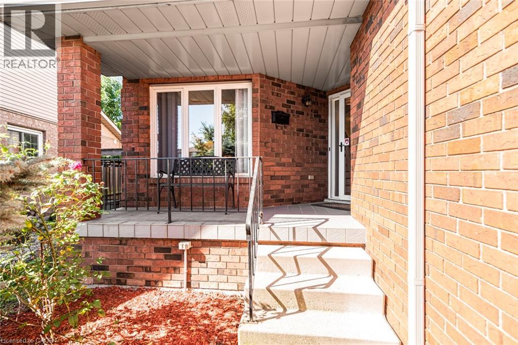 Photo 2 of 755 Templemead Drive, Hamilton ON