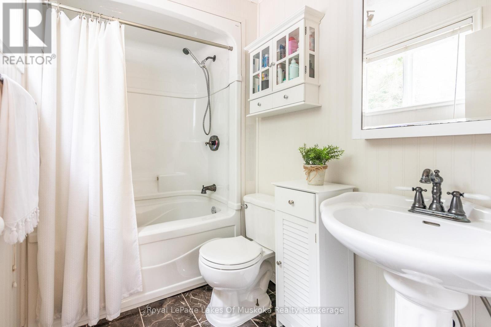 1588 SKYLINE DRIVE - 22