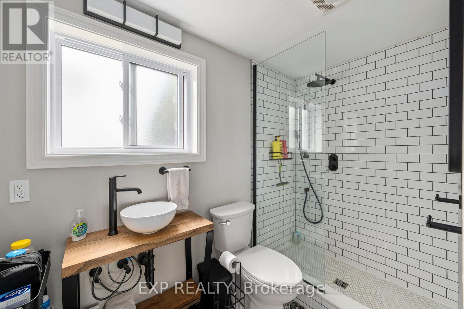 Photo 32 of 3862 Trafalgar Street, Thames Centre ON
