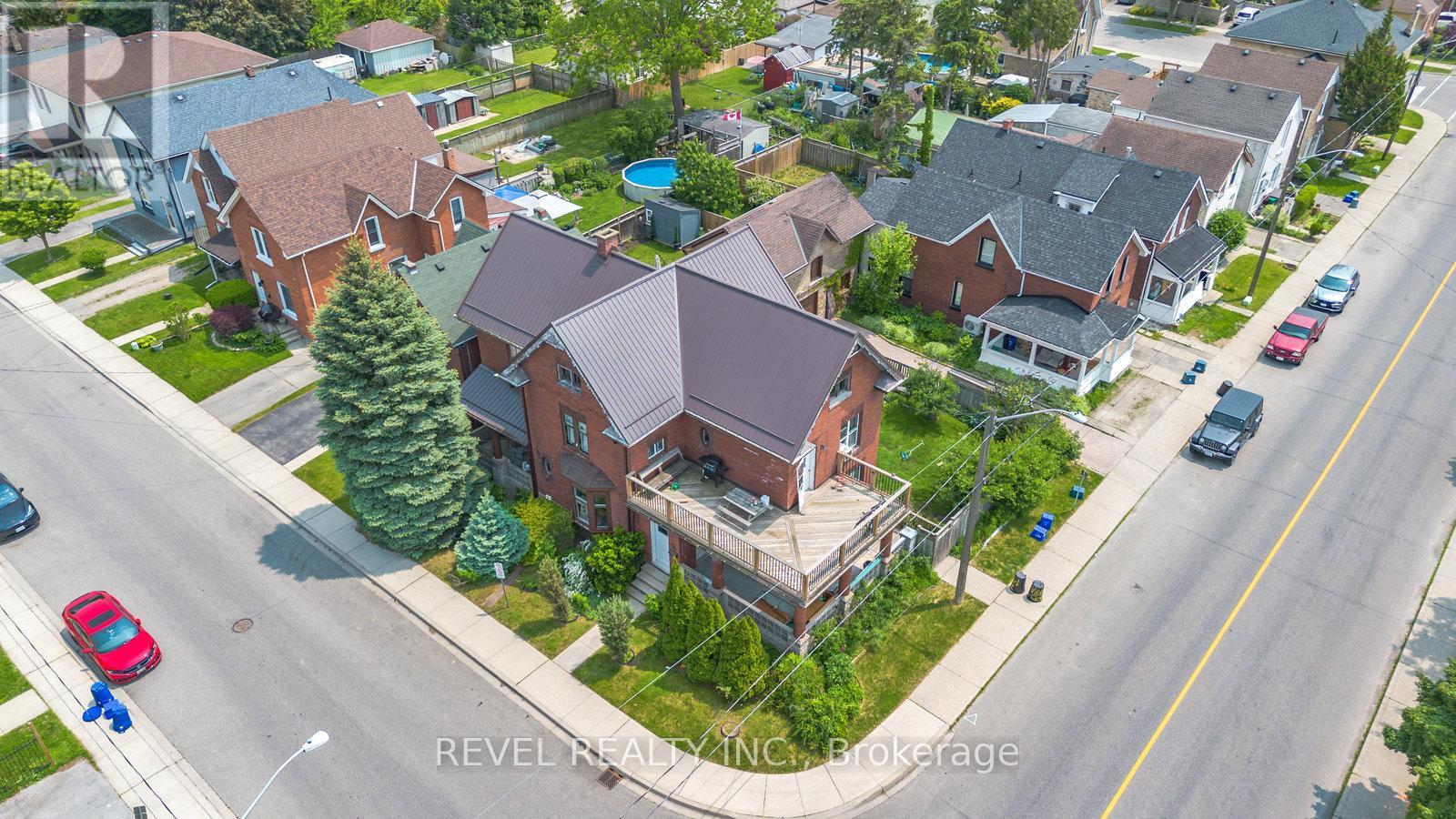 Photo 19 of 65 Victoria Street, Brantford ON