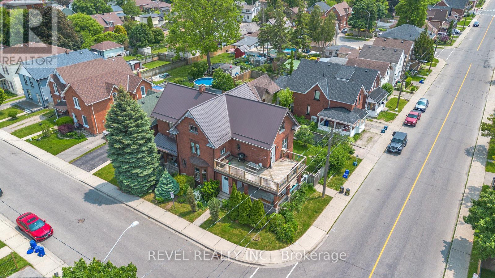 Photo 22 of 65 Victoria Street, Brantford ON