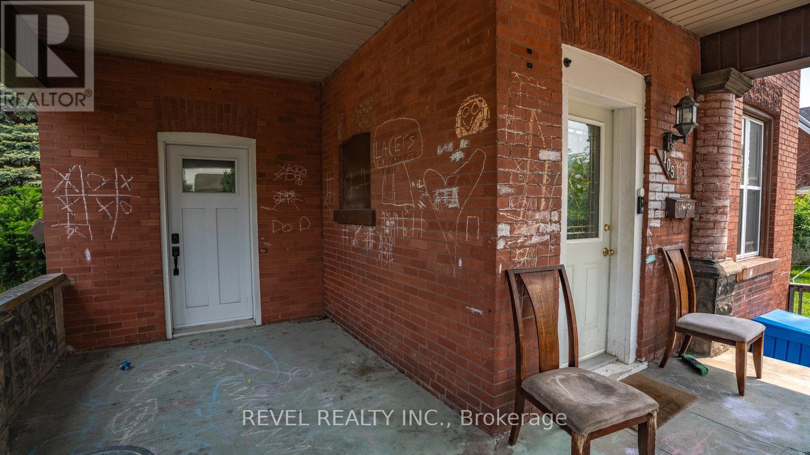 Photo 7 of 65 Victoria Street, Brantford ON