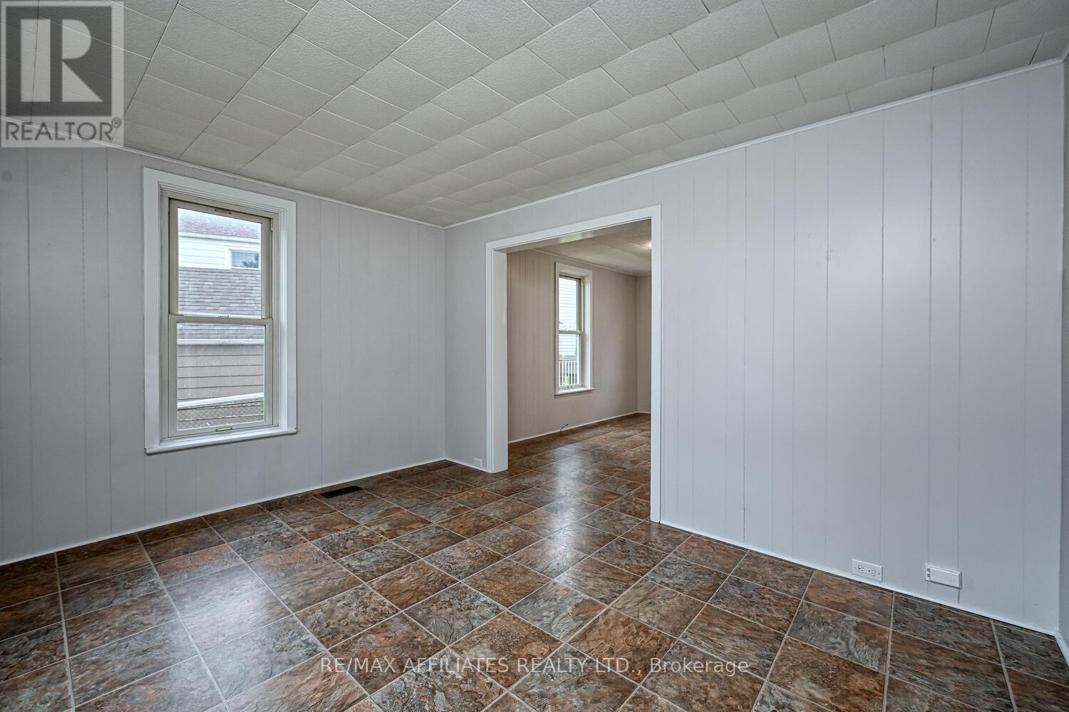 Photo 10 of 8 Winnifred Street N, Smiths Falls ON