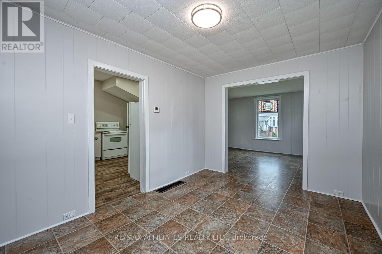 Photo 13 of 8 Winnifred Street N, Smiths Falls ON