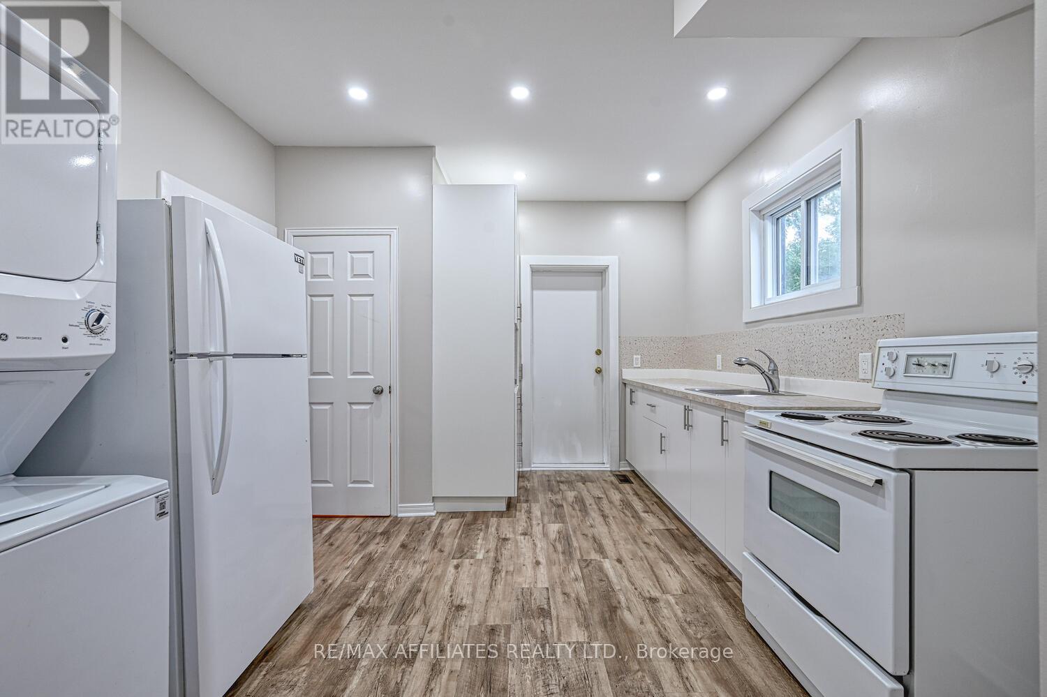 Photo 15 of 8 Winnifred Street N, Smiths Falls ON