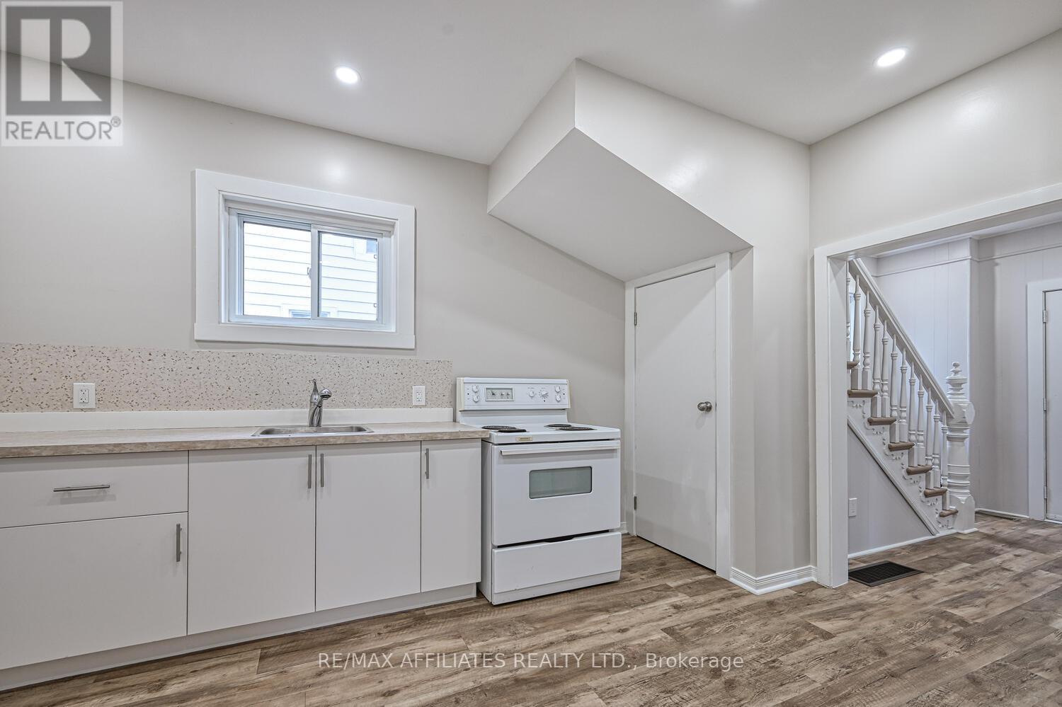 Photo 18 of 8 Winnifred Street N, Smiths Falls ON
