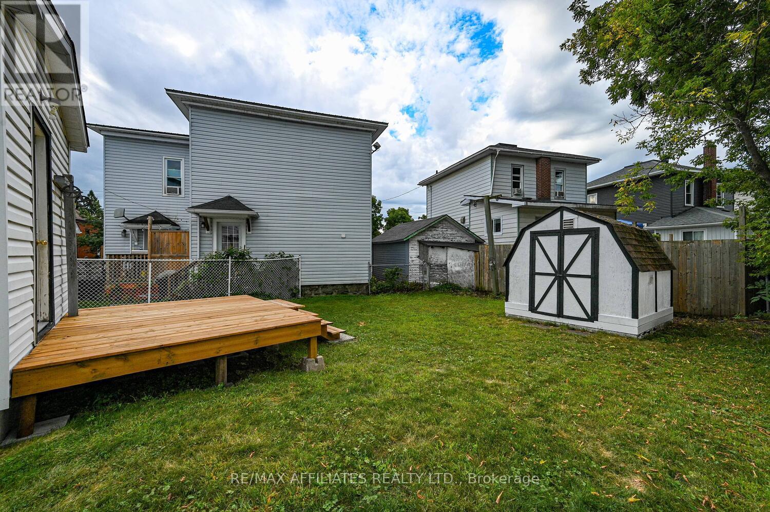 Photo 34 of 8 Winnifred Street N, Smiths Falls ON